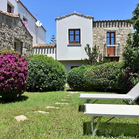 Menhir Apartment *